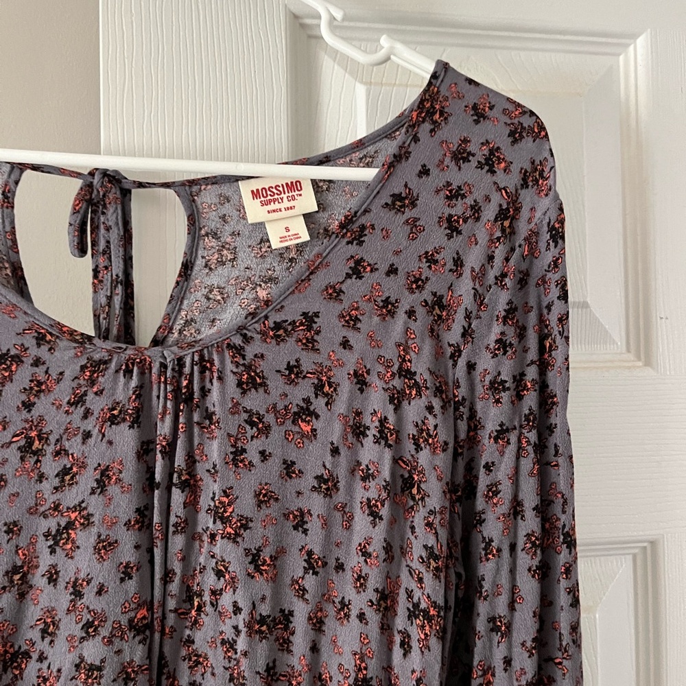Mossimo Floral Tie-Back Blouse in Dusty Gray Purple with Rust Accents